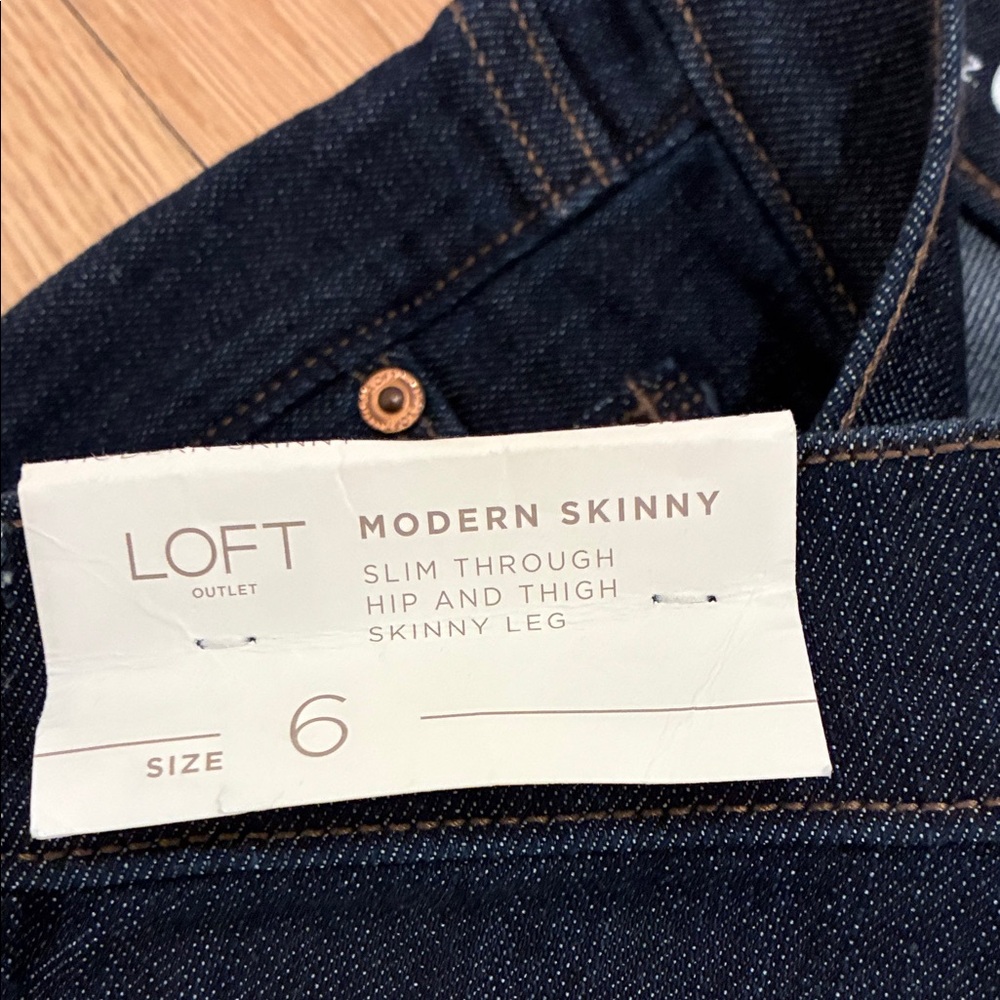 LOFT Women's Deep Indigo Skinny Jeans Size 6 - Picture 3 of 6